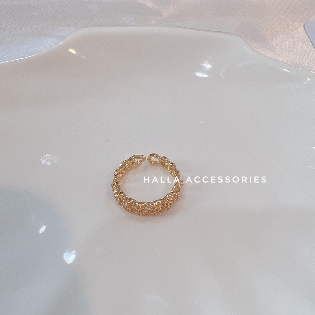 Nhẫn Nữ màu Gold nạm vuông cao cấp vành hở Freesize HALLA NH104