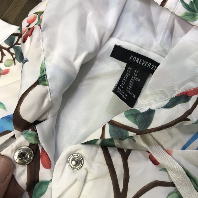 Áo khoác gió nữ F21 hàng xuất dư