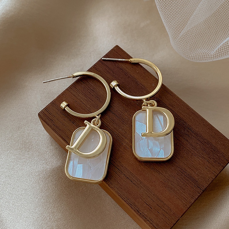 Khuyên tai thiết kế phong cách Hàn Quốc cho nữ