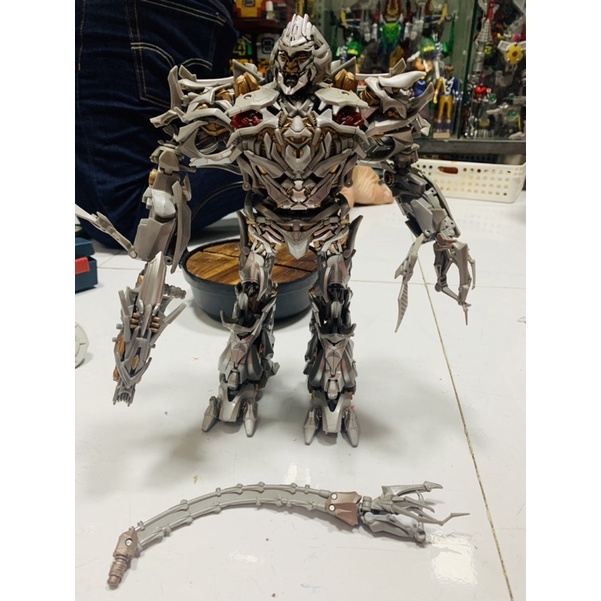 Đồ chơi Robo Transformers Masterpiece Movie Series MPM-8 Megatron