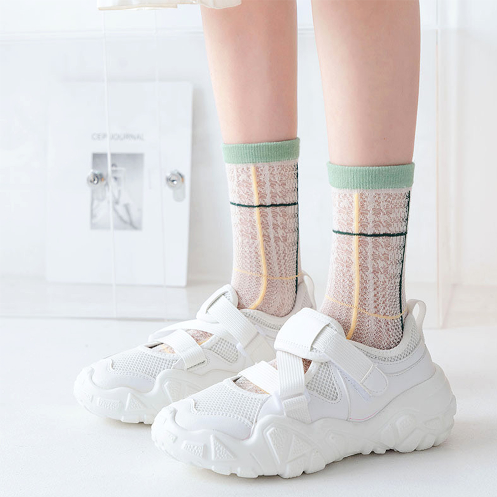 Tất Lưới Thoáng Khí Họa Tiết Hoa Phong Cách Hàn Quốc