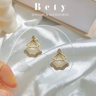 Hoa tai phong cách hàn quốc Saly