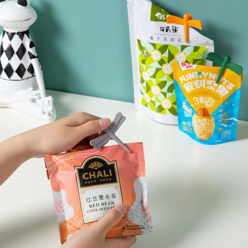 Móc Treo Đồ Dán Tường Hình Chuồn Chuồn