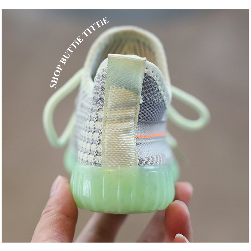 GIÀY SNEAKER TRẺ EM DÁNG YEEZY BOOST ĐẾ ÊM THOÁNG KHÍ 4 MÙA (hàng order Quảng Châu, 7-10 ngày giao hàng)