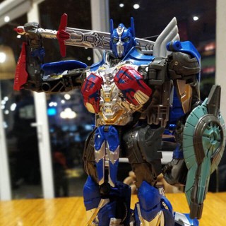 Robot biến hình ôtô Transformer mẫu Optimus Prime HB-H0001 chất liệu nhựa siêu bền chắc đẹp