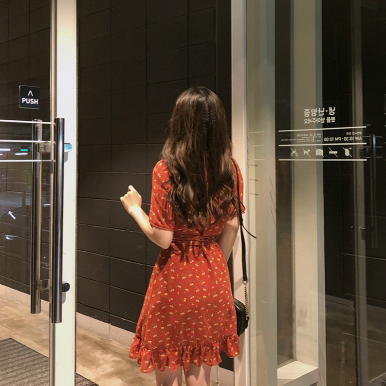 ĐẦM DÁNG XÒE HOA NHÍ TAY NGẮN CỔ V HÀNG NHẬP QUẢNG CHÂU | BigBuy360 - bigbuy360.vn