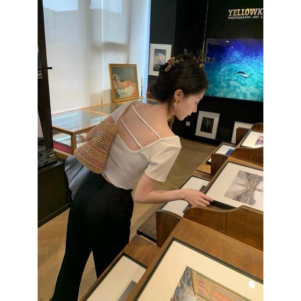 Áo croptop tay ngắn dây dưng