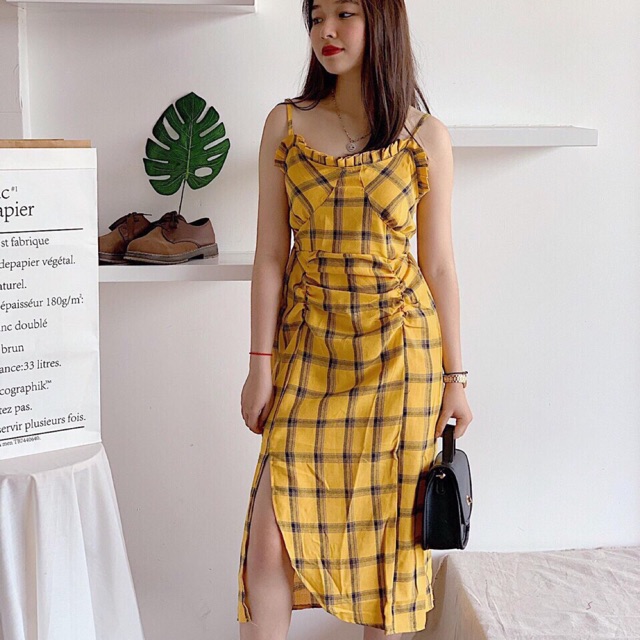 Đầm 2s caro vàng xẻ