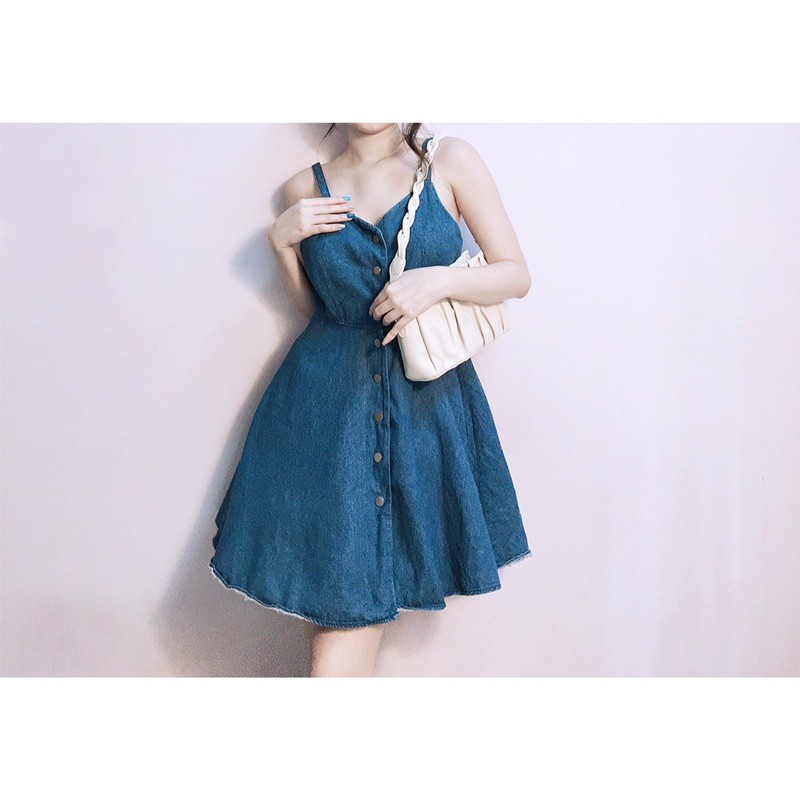 Đầm 2 dây denim xoè nút bóp