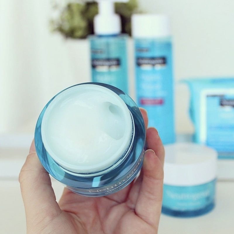 Kem dưỡng ẩm Neutrogena Aqua gel ( da dầu) - Gel Cream Emulsion ( da khô)