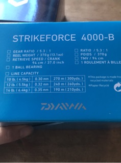 Máy câu cá daiwa strikeforce 4000-B