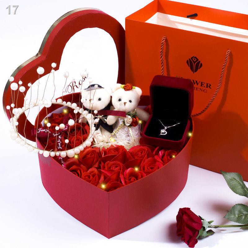 Ngày valentine quà tặng bạn gái cô vợ lãng mạn thực tế son môi nước xà bông hoa sinh nhật