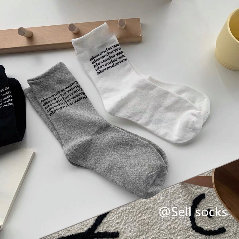 Đôi Vớ Thể Thao In Chữ Phong Cách Hàn Quốc