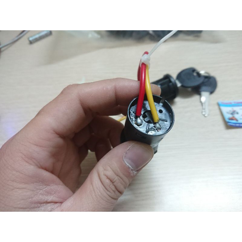 ❤️ Công tắc khóa điện