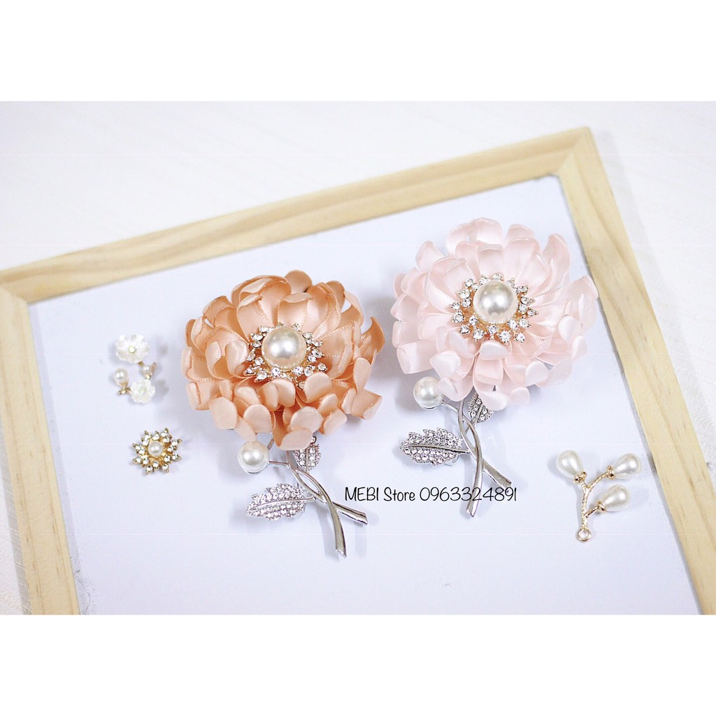 (Ảnh thật) Hoa cúc cài áo handmade cành lá gắn đá sang chảnh