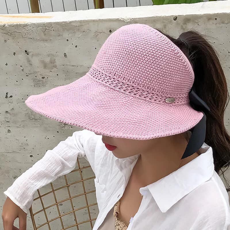 Mũ đi biển rộng vành