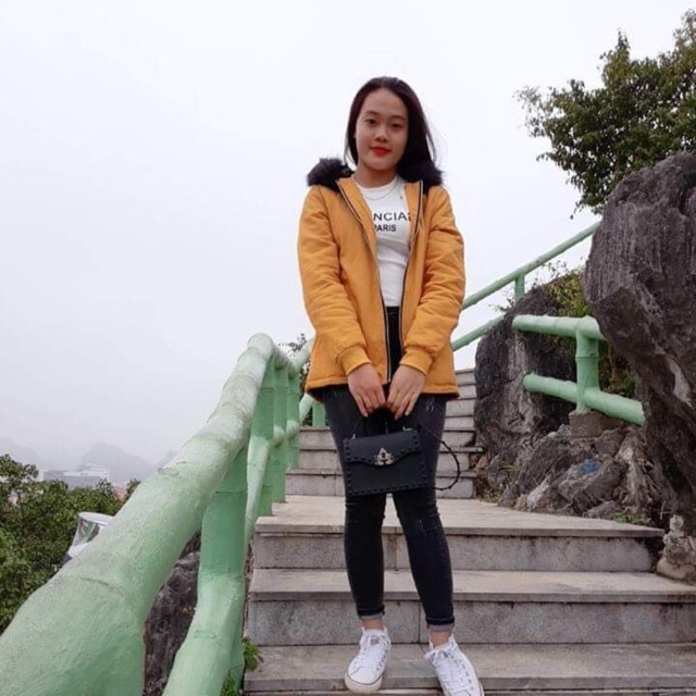 Khoác mũ lông đen