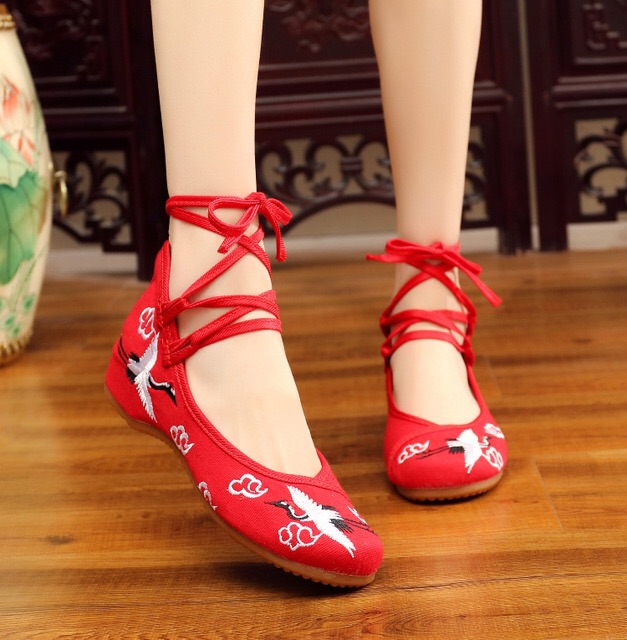 Giày thêu hạc cổ trang ( sẵn )