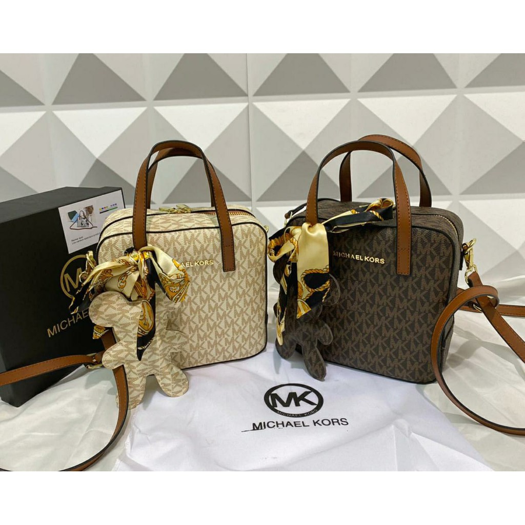 Michael Kors Bộ Búp Bê Đồ Chơi Michael Kors Kèm Hộp Chất Lượng Cao