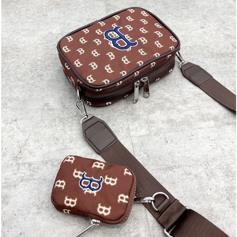 Túi MLB đeo chéo hoạ tiết monogram size lớn 2022 dành cho cả nam và nữ phong cách Hàn Quốc - Hùng Nón Hiệu