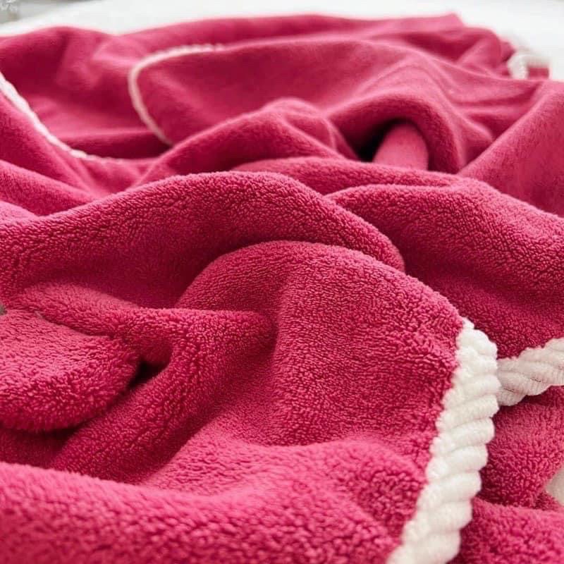 Bộ Khăn Tắm Vải Lông Cừu San Hô  Mềm Mại Thấm Hút Không Phai Màu Họa Tiết Chú Gấu/ Dâu Tây Xinh Xắn