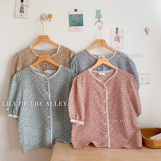 Áo sơ mi hoa nhí viền ren