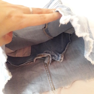 Chân váy jeans tà lệch dáng bút chì