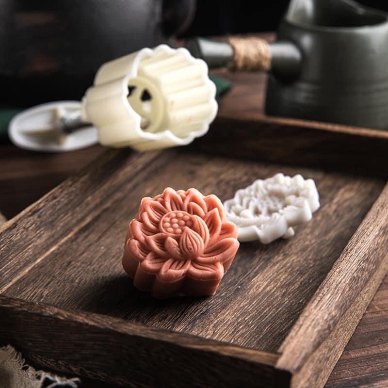 Khuôn lò xo 3D mẫu SEN đóng bánh trung thu 150-180gam
