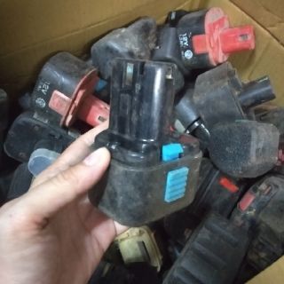 Vỏ dùng để đựng pin Hitachi 9.6V ( không chứa pin bên trong )
