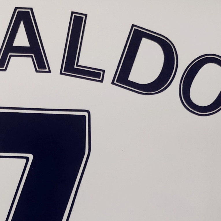 Miếng Dán Phản Quang Laser Hình Manchester United Cristiano Ronaldo CR7 Trang Trí Nắp Bình Xăng Xe Hơi Laptop