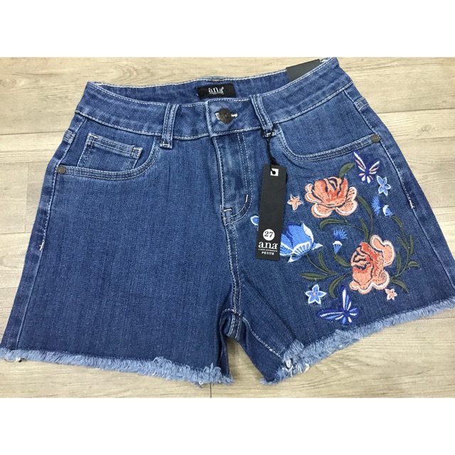 Combo quần short thêu hoa