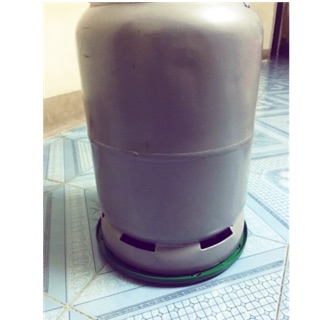 ĐẾ LÓT BÌNH GAS TRÁNH TRẦY NỀN GẠCH