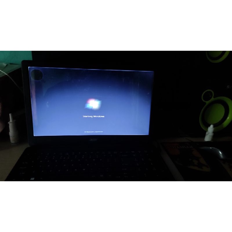 Màn hình laptop acer E1-572