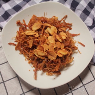 Heo khô cháy tỏi minh bông