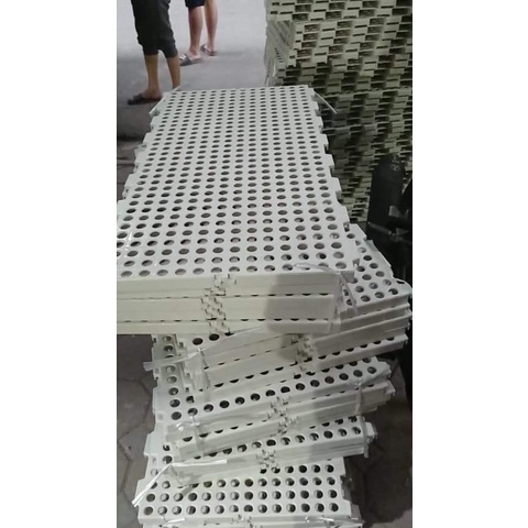 GV Tấm lót sàn chuồng thú cưng  tấm nhựa lót sàn chó mèo
