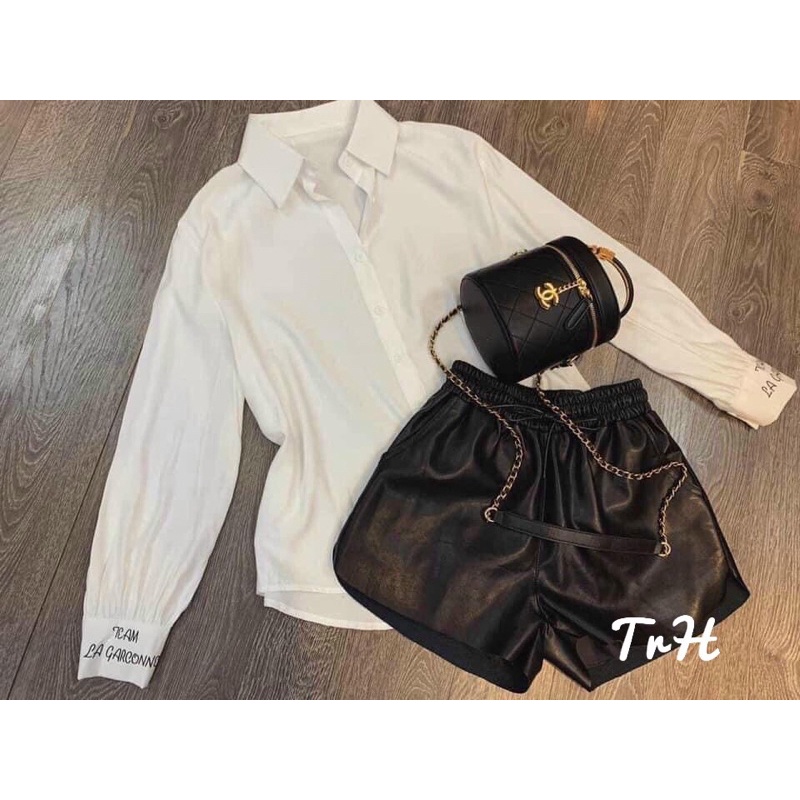 Sơmi trắng tay chữ thêu