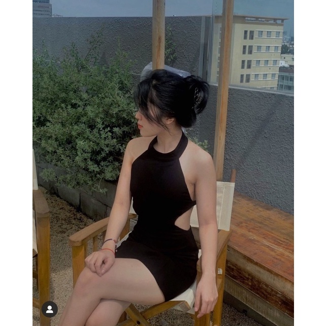 SET ĐẦM YẾM ĐEN CUTOUT LƯNG KÈM KHOÁC