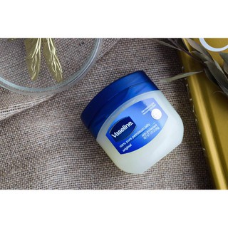 Sáp dưỡng ẩm VASELINE - Mỹ