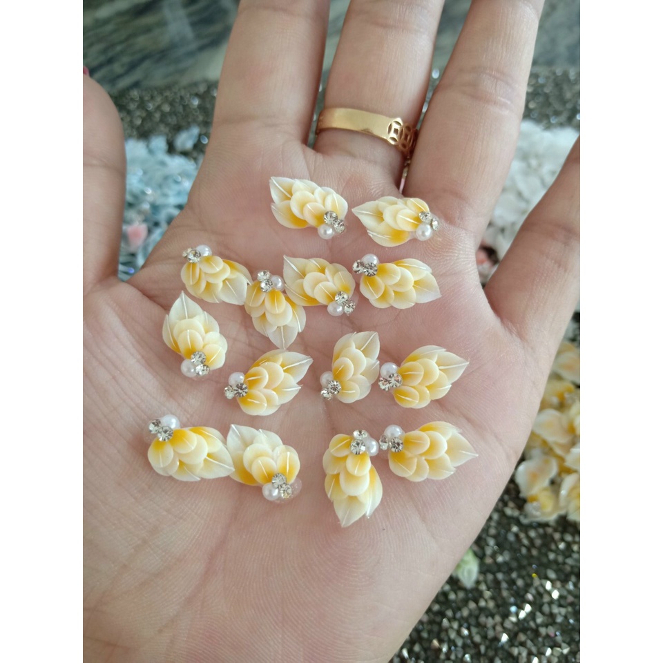 Hoa đính móng Hoa góc tay