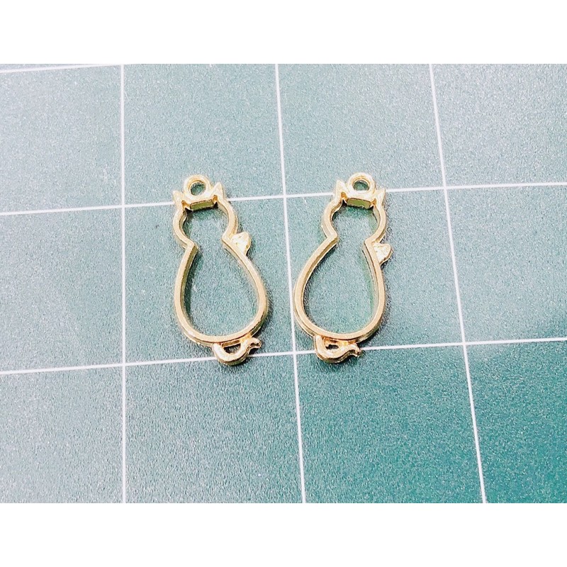 Khuôn kim loại hình mèo nhỏ làm móc khóa resin