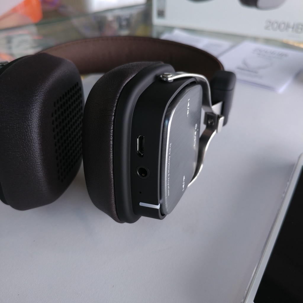 Tai nghe chụp tai headphone Bluetooth có dây Remax 200HB