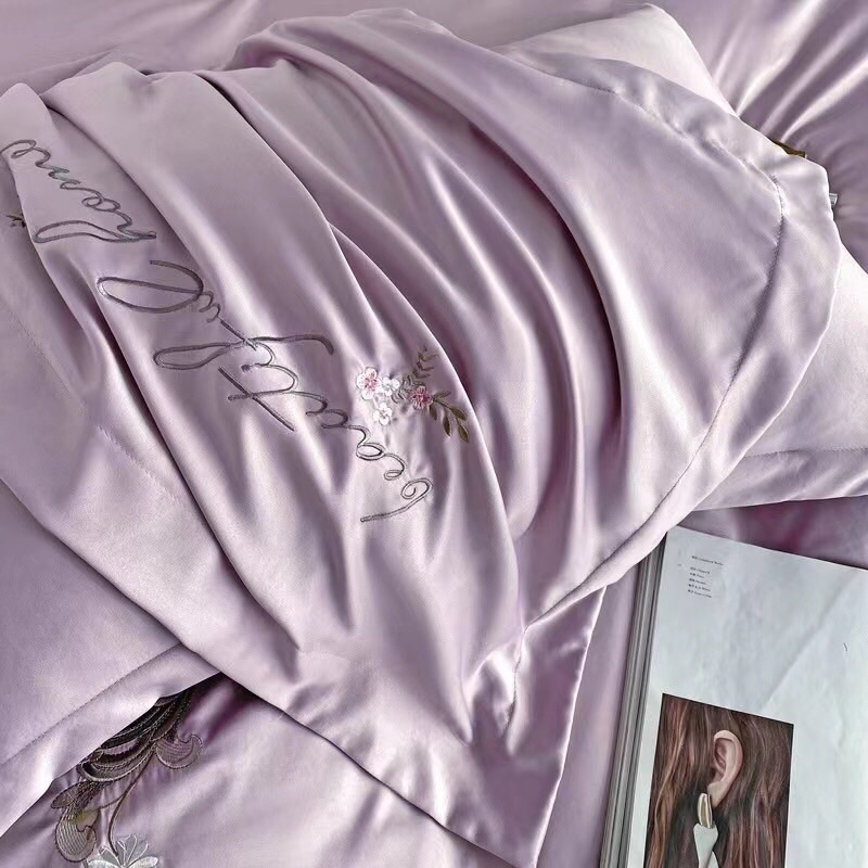 Bộ chăn ga gối phi lụa hoàng gia 4 món thêu hoa nhã nhặn và sang trọng