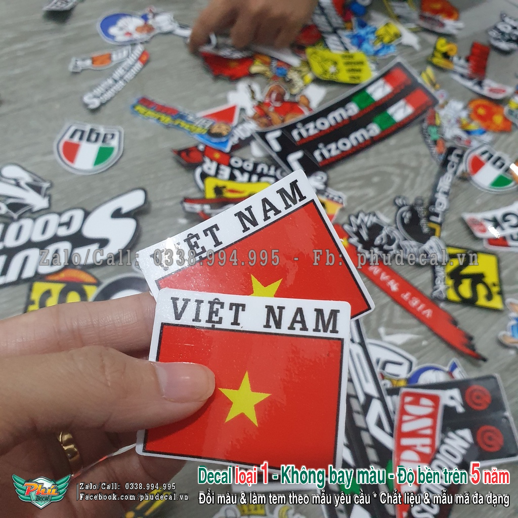 1 tem lá cờ Việt Nam 5x4cm