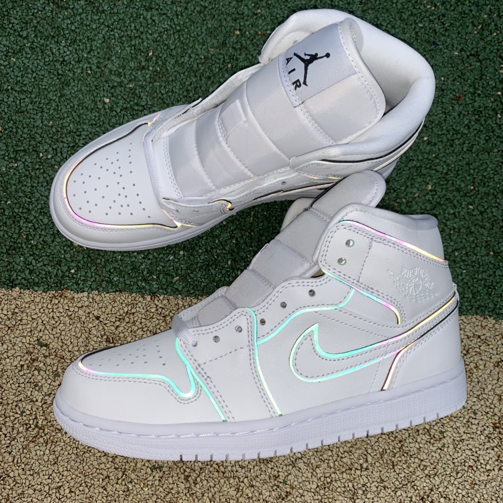 Giày Air Jordan 1 Mid "Iridescent Reflective"