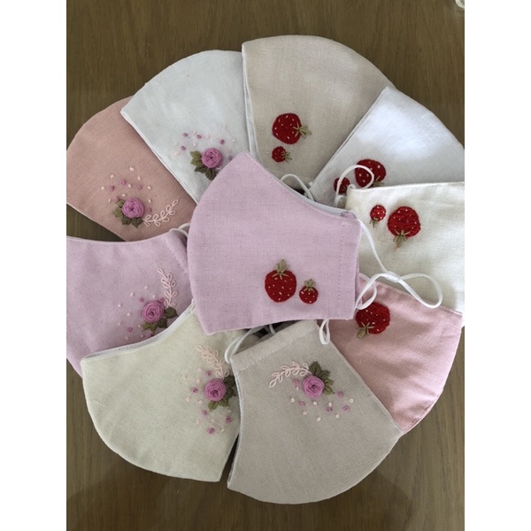 Khẩu trang thêu handmade mẫu mới
