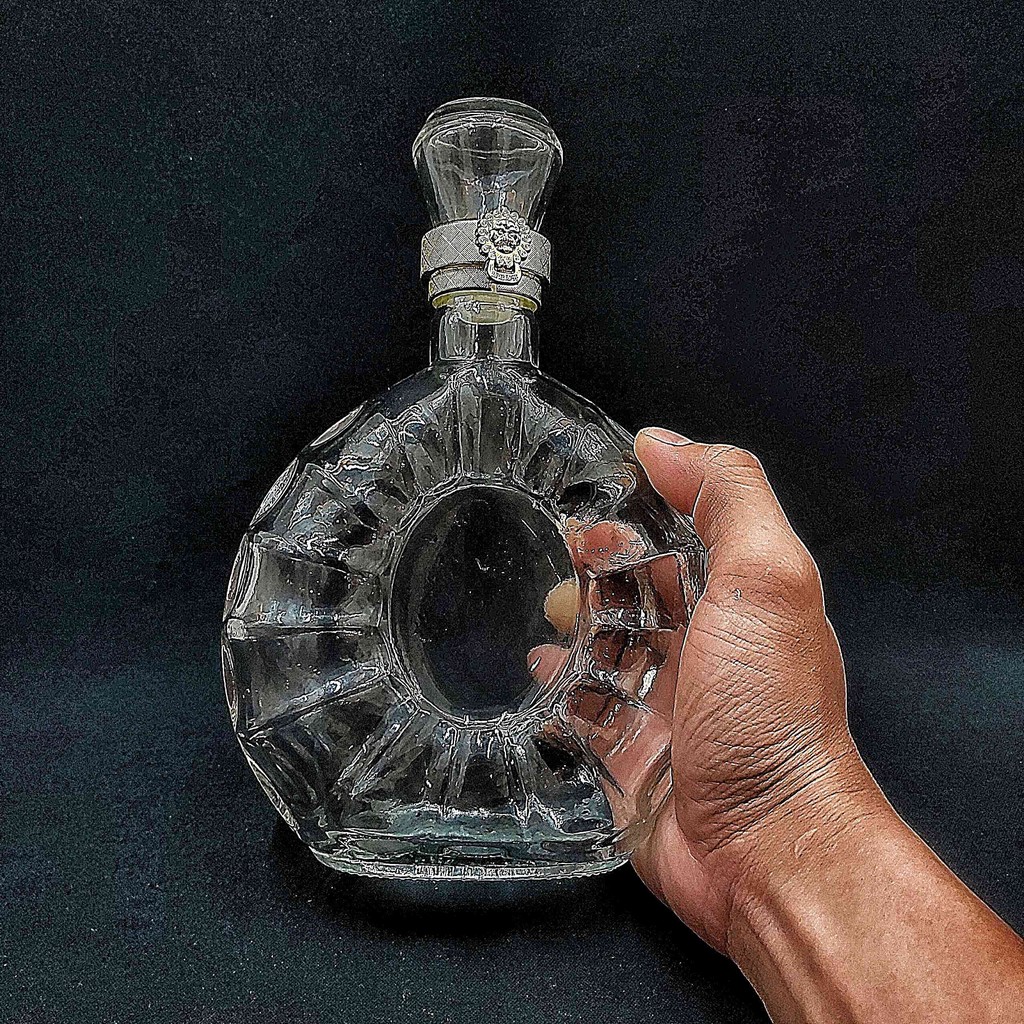 Vỏ chai rượu đẹp 500ml thủy tinh cao cấp mẫu X-O REMY – Kiếu dáng vương giả, chưng bàn ăn vô cùng sang trọng (Mẫu C16)