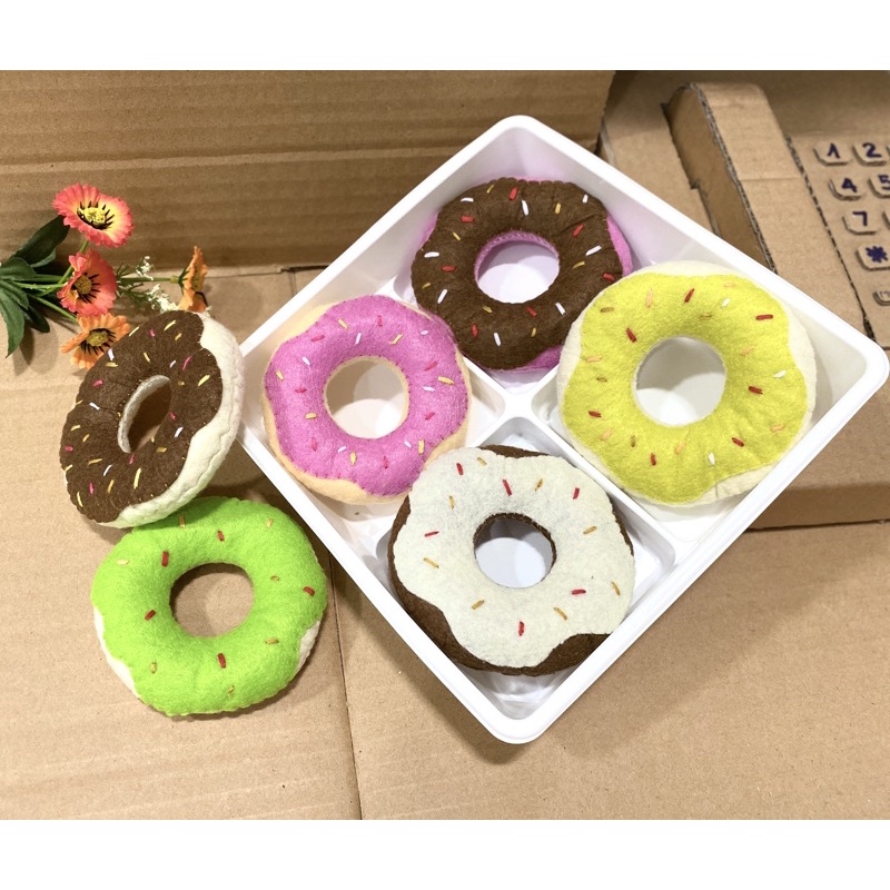 Bánh Donut vải dạ làm đồ chơi, đồ trang trí