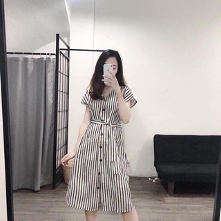 Váy kẻ kèm belt
