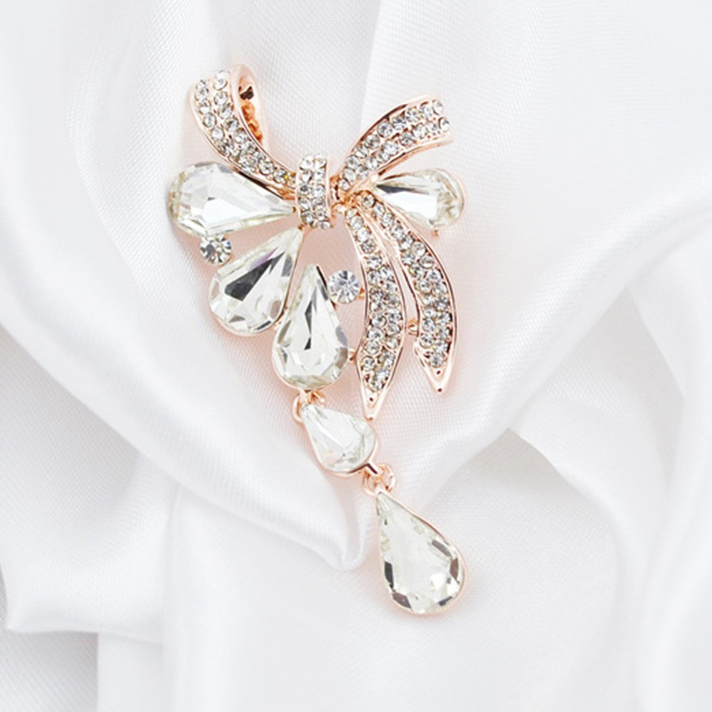 Trâm cài thiết kế hình nơ đính pha lê sang trọng