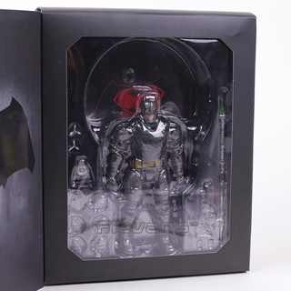 Mô hình Batman Armor Mezco Toyz